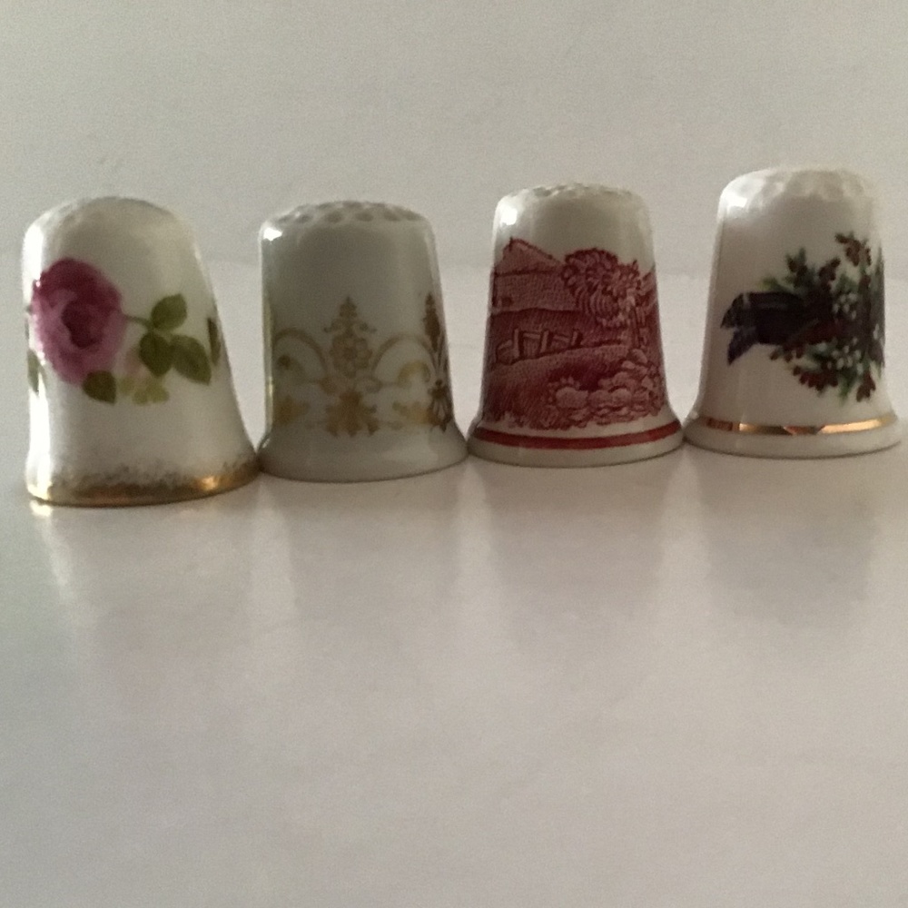 PORCELAIN PAINTED THIMBLES—Set of 4